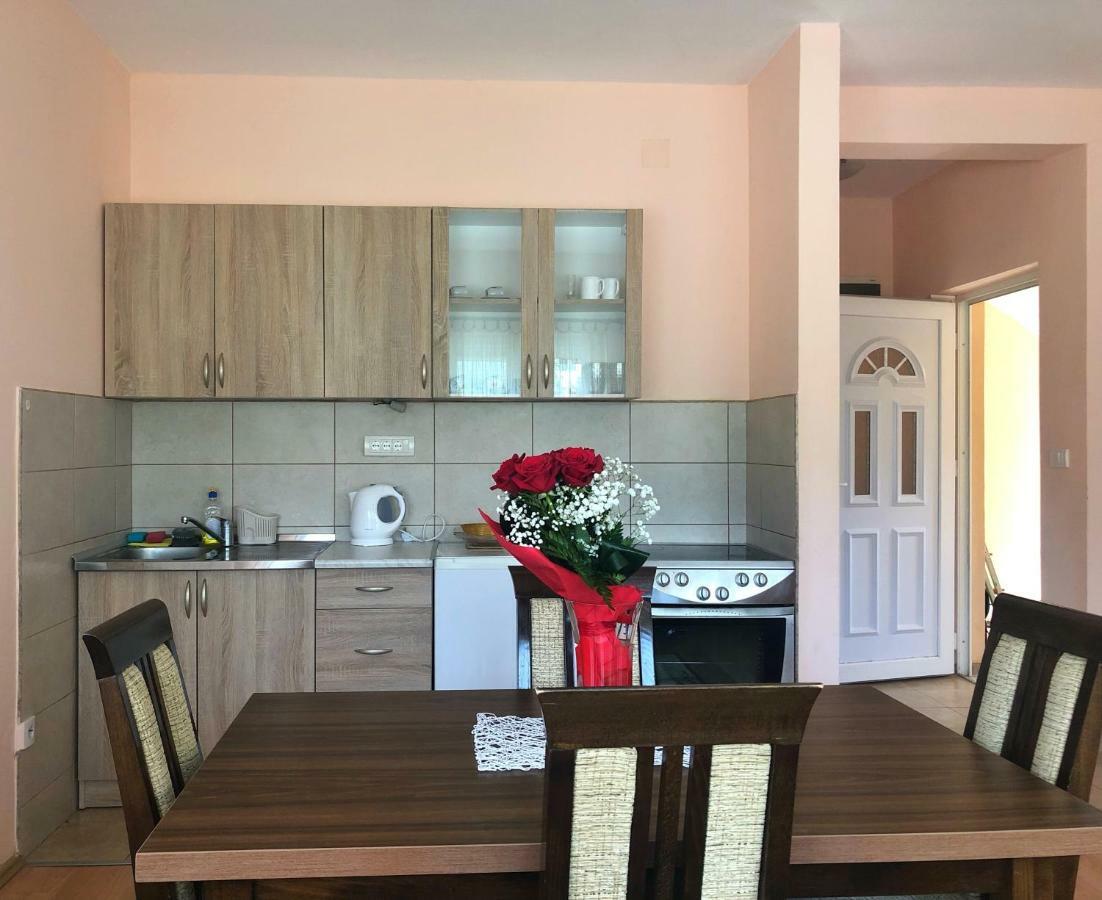 Apartments Simic カメナリ エクステリア 写真